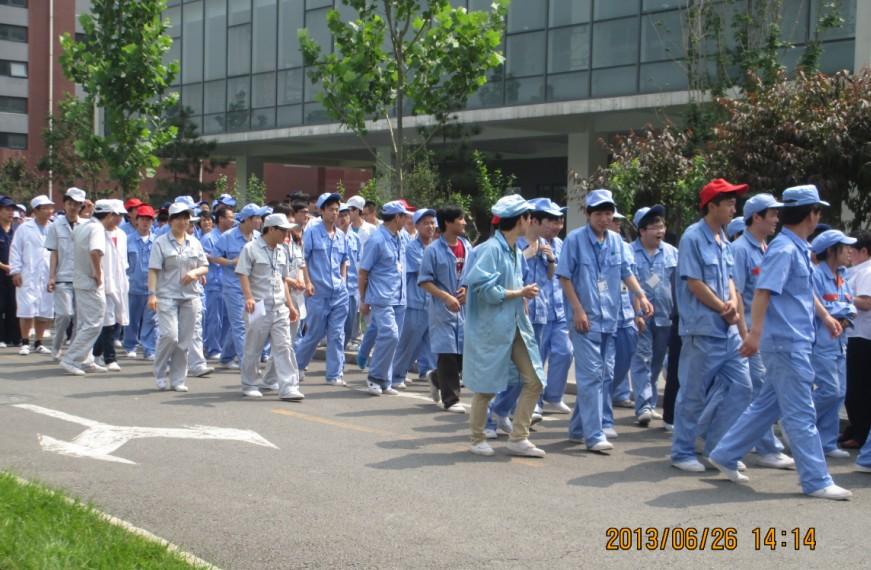 伟德国际官网亦庄园区2013年消防疏散演习圆满成功6.jpg