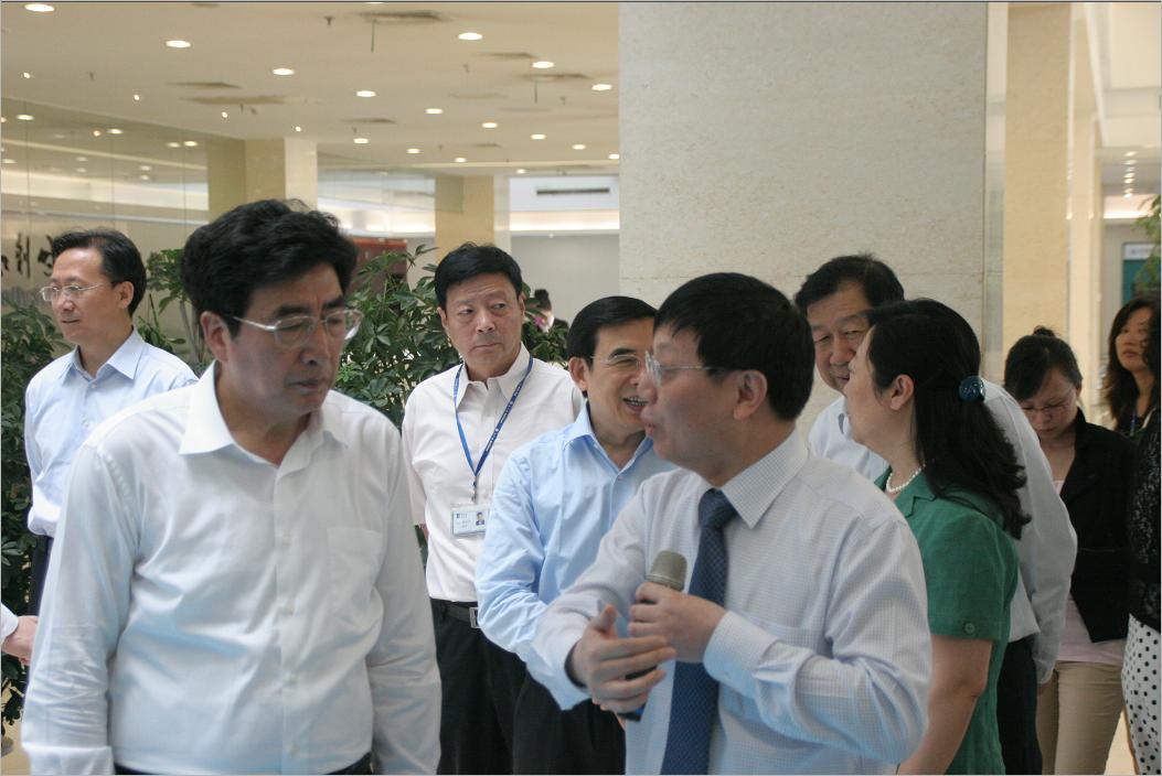 北京市领导莅临伟德国际官网考察调研2(1).JPG
